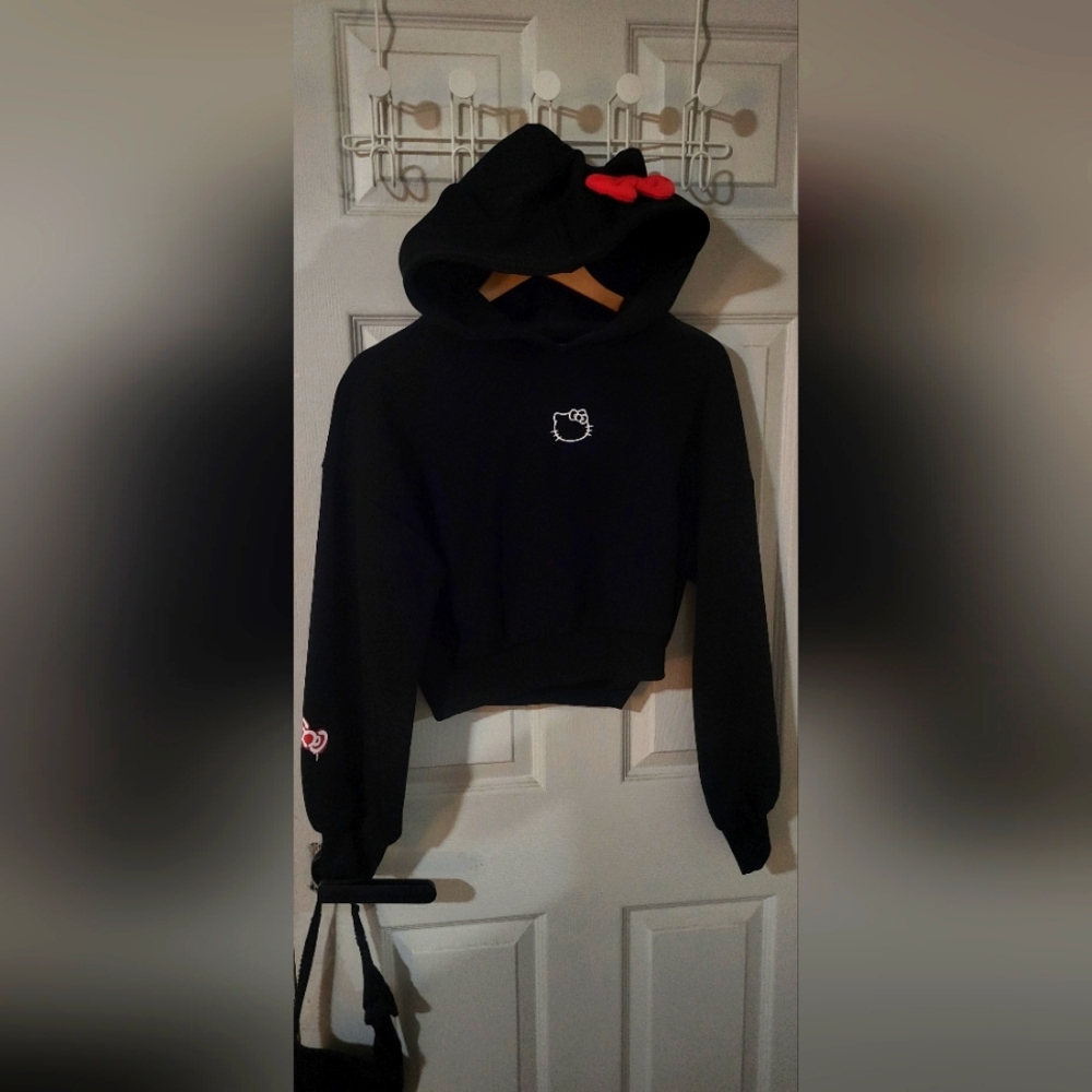Small forever 21 hello kitty cropped hoodie.